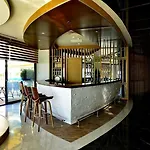 Elite Admiral Premium Residences Hotel *