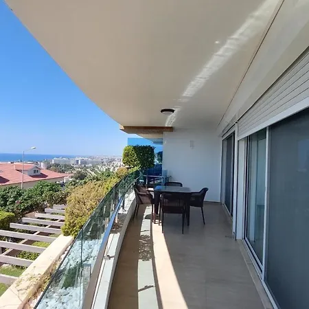 Elite Admiral Premium Residences Hotell *