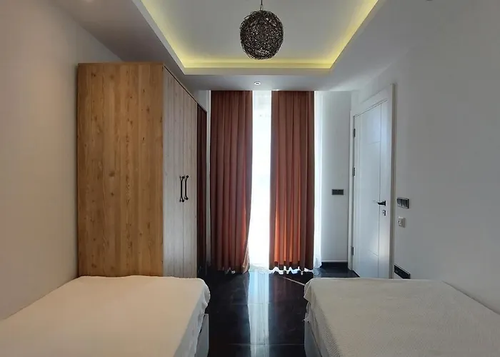 Elite Admiral Premium Residences Hotel *