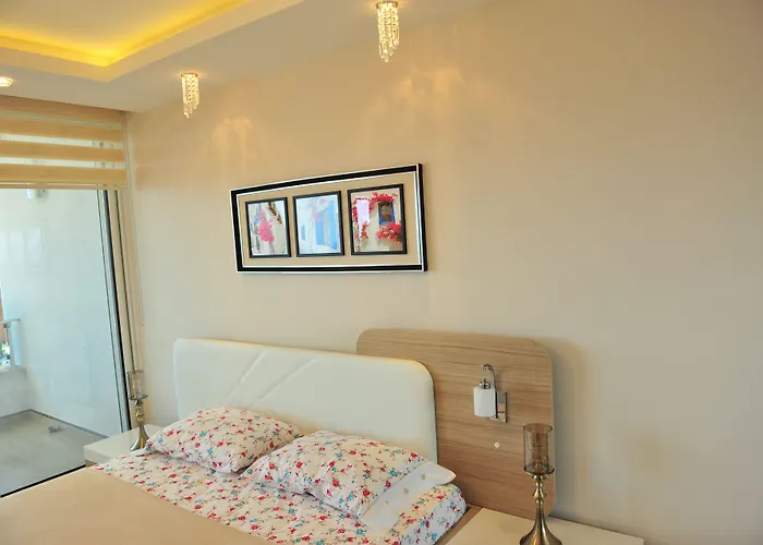 Elite Admiral Premium Residences Hotel *