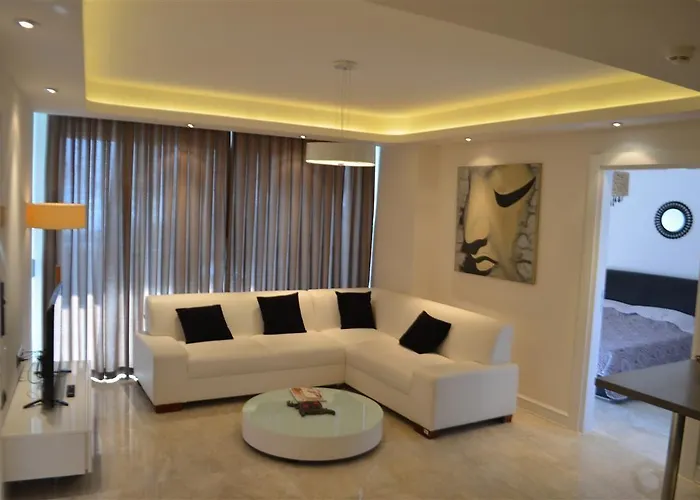 Elite Admiral Premium Residences Hotel *