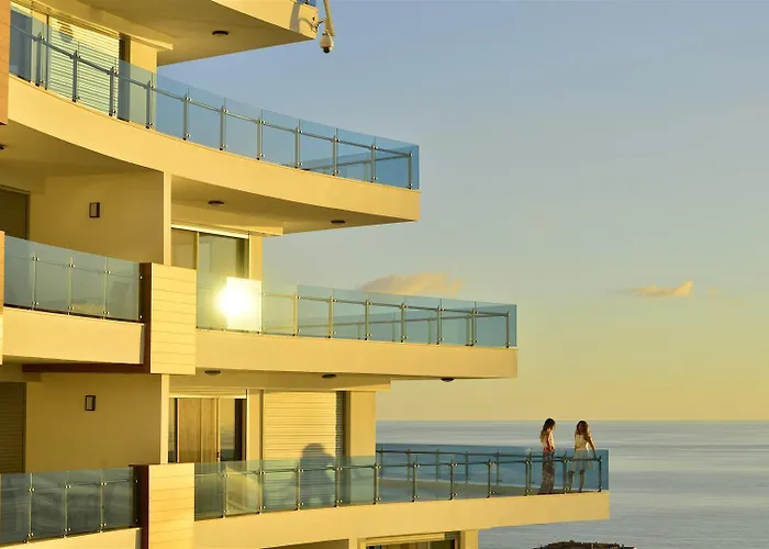 Elite Admiral Premium Residences Hotel *